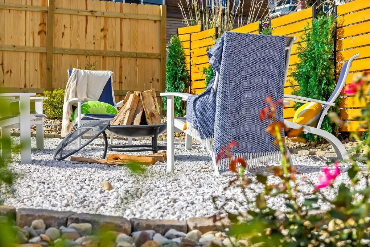 Chic Home With Large Private Yard! Hot Tub, Close To Downtown 피츠버그