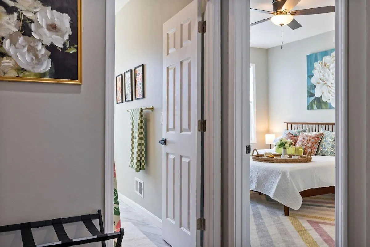 بيت للعطل Chic Home With Large Private Yard! Hot Tub, Close To Downtown بيتسبرغ